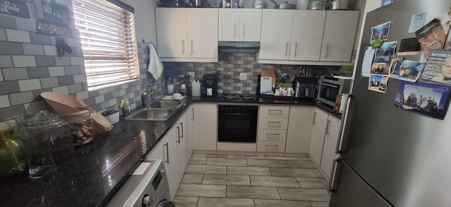 To Let 3 Bedroom Property for Rent in Normandie Western Cape